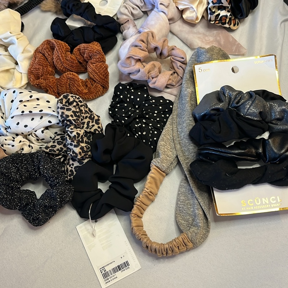 Hair Accessory Lot - Picture 4 of 7